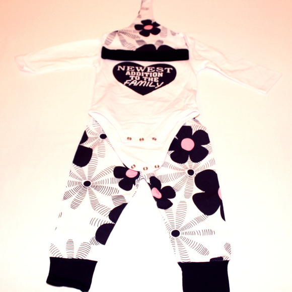 Girls black&white 3 piece /3m/one piece bottom hat - Picture 1 of 3